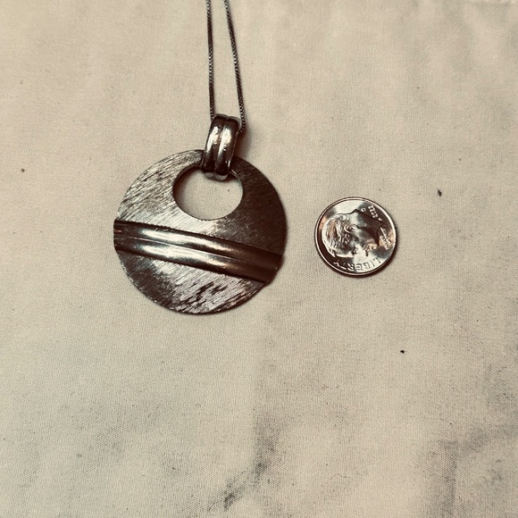Silver Tone Round Pendant w/Open Circle at top & 2 Bands Across Middle Vintage - Picture 8 of 10